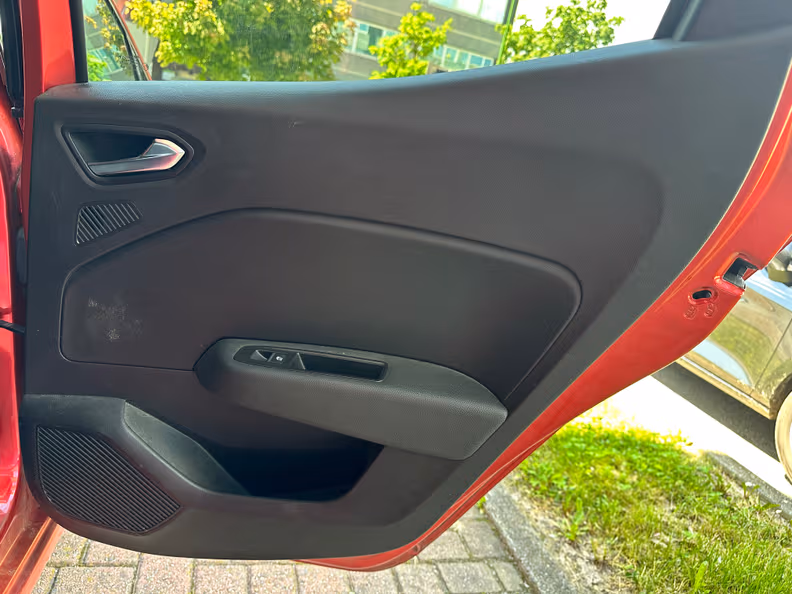 Renault Clio - 23