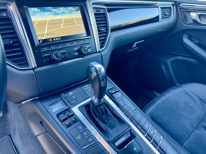 Porsche Macan - 23