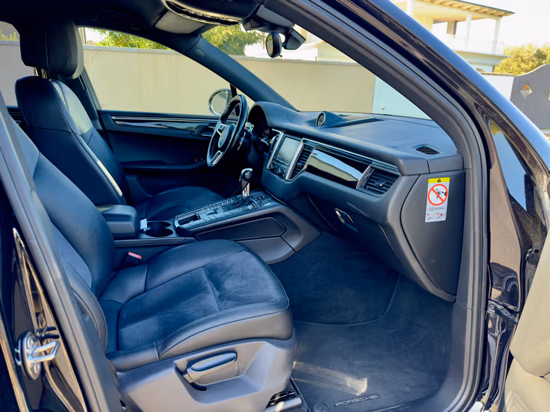 Porsche Macan - 30