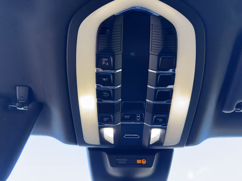 Porsche Macan - 25
