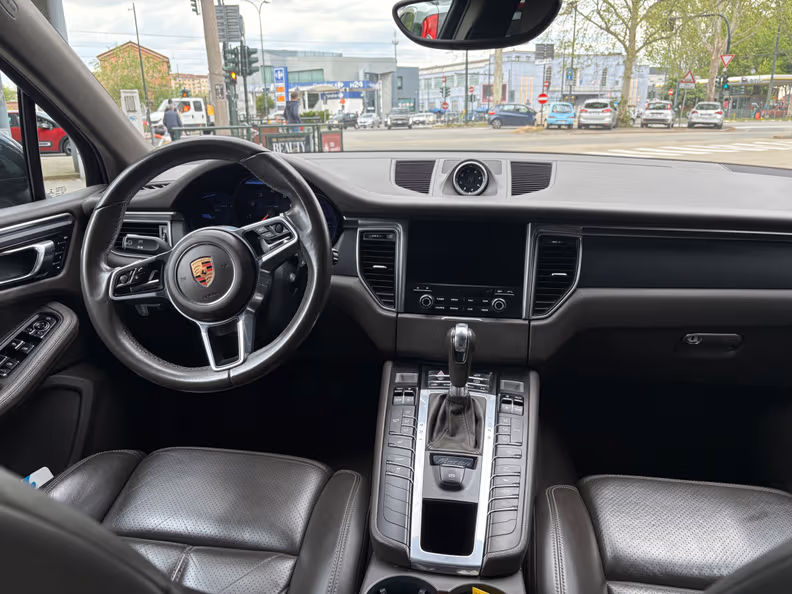 Porsche Macan - 10