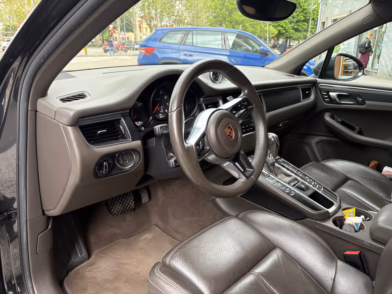 Porsche Macan - 12