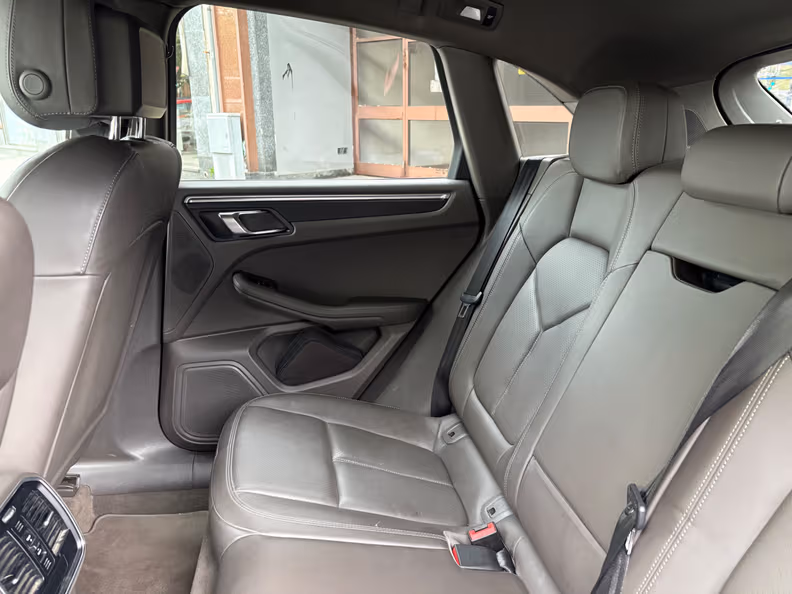 Porsche Macan - 18