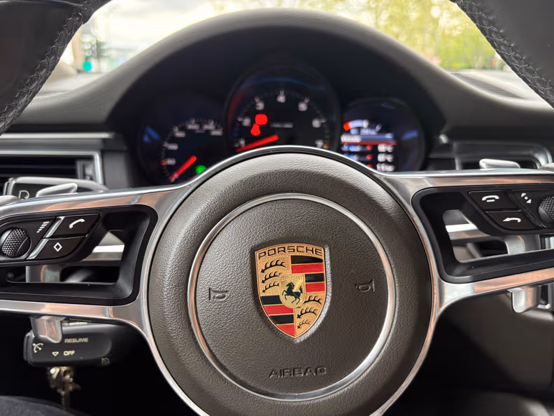 Porsche Macan - 34