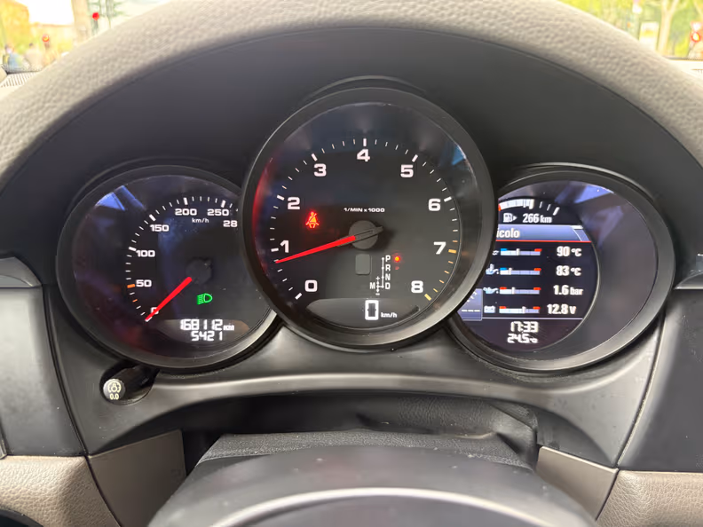 Porsche Macan - 16