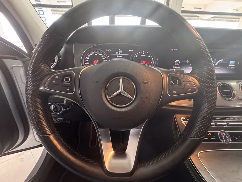 Mercedes-Benz E-Class - 13