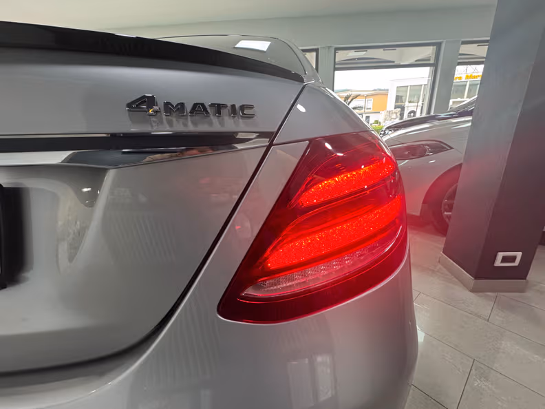 Mercedes-Benz E-Class - 21