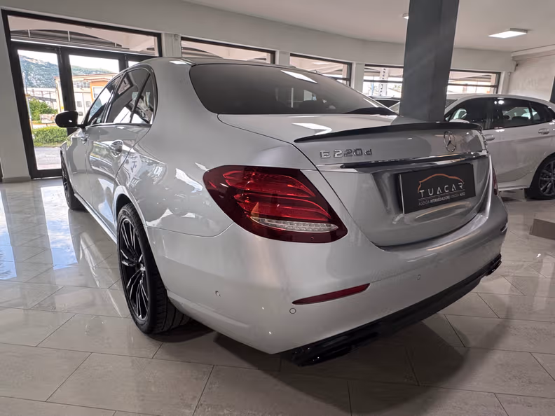 Mercedes-Benz E-Class - 7