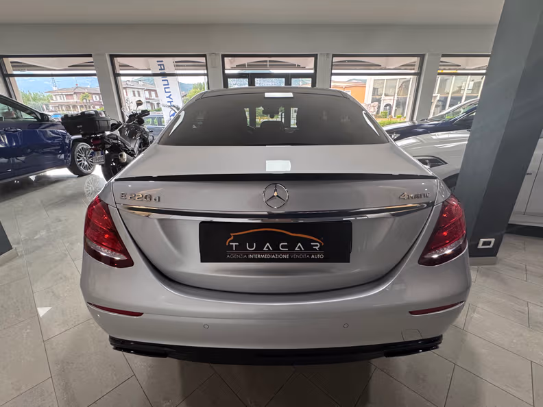 Mercedes-Benz E-Class - 8