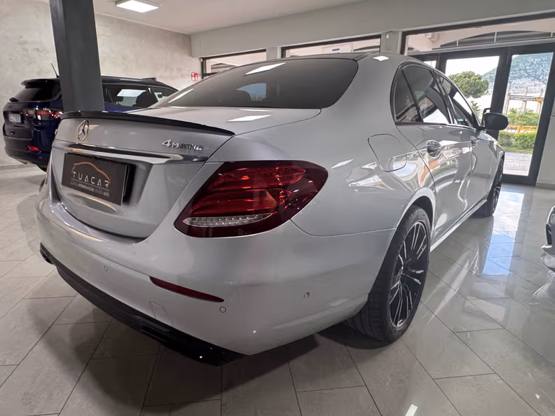 Mercedes-Benz E-Class - 6