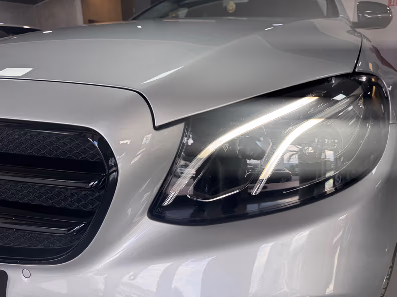 Mercedes-Benz E-Class - 22