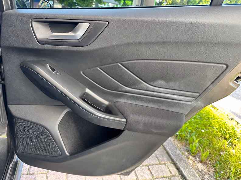 Ford Focus - 34
