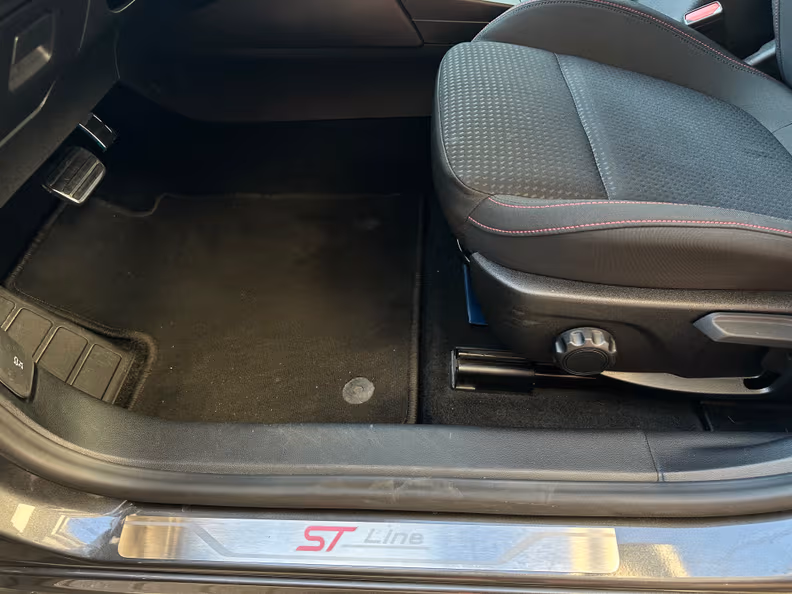 Ford Focus - 23