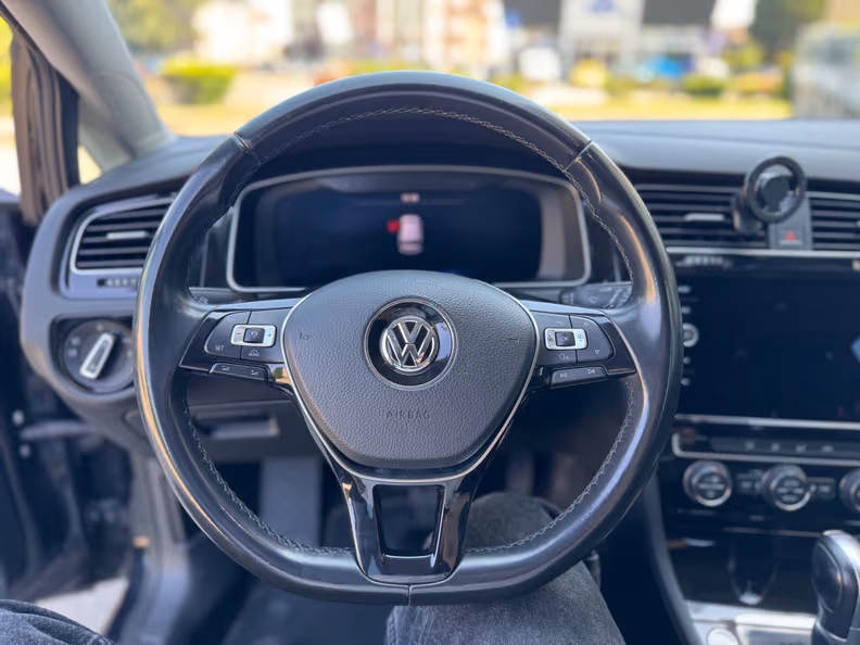 VW Golf - 15