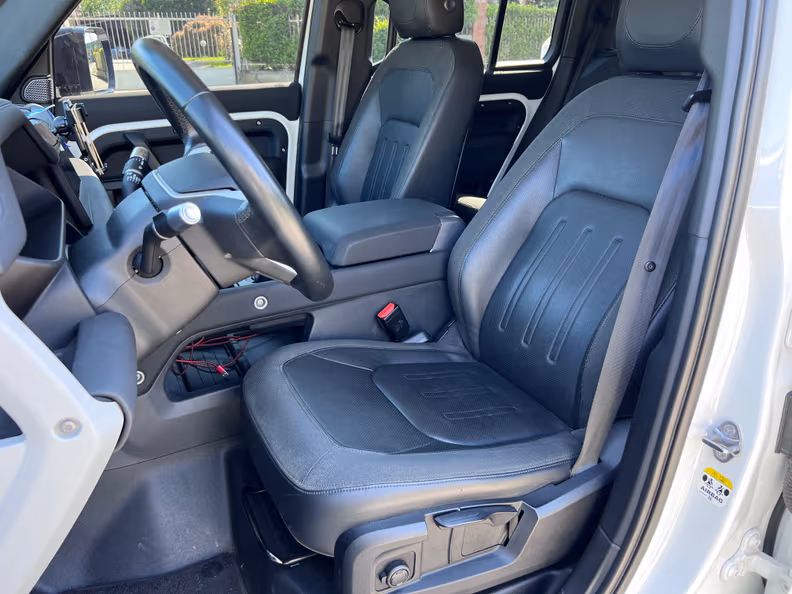 Land Rover Defender - 10