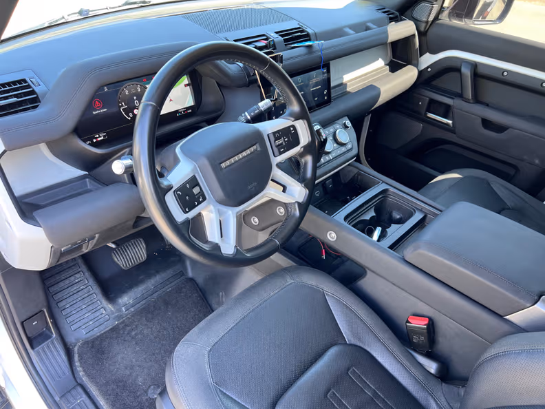 Land Rover Defender - 7