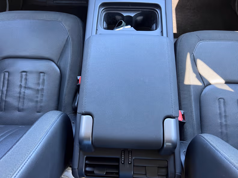 Land Rover Defender - 28
