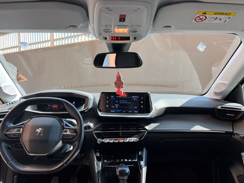 Peugeot 208 - 21