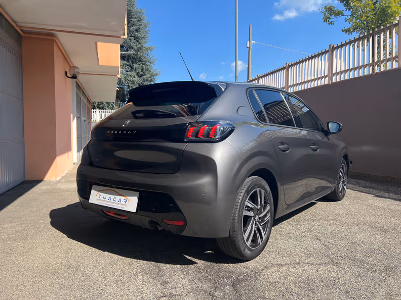 Peugeot 208 - 6