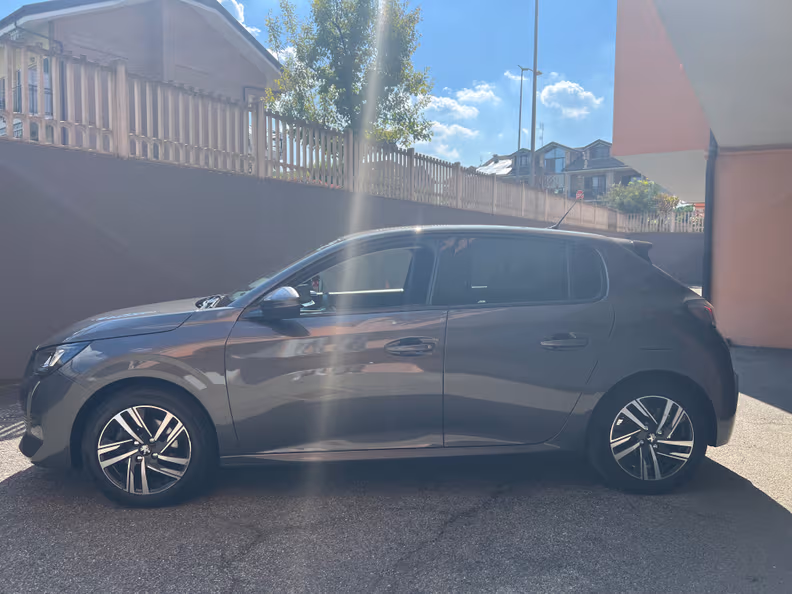 Peugeot 208 - 9