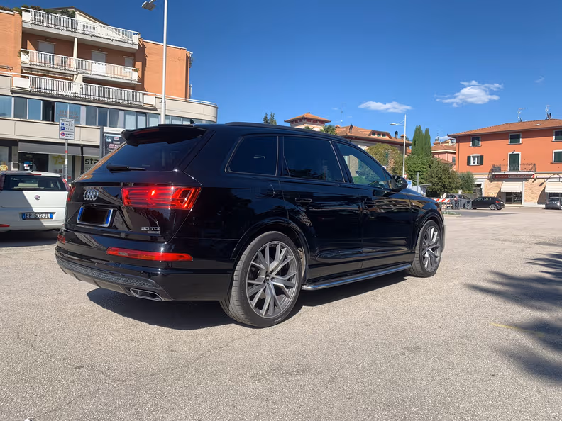 Audi Q7 - 10