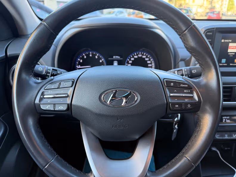 Hyundai Kona - 12