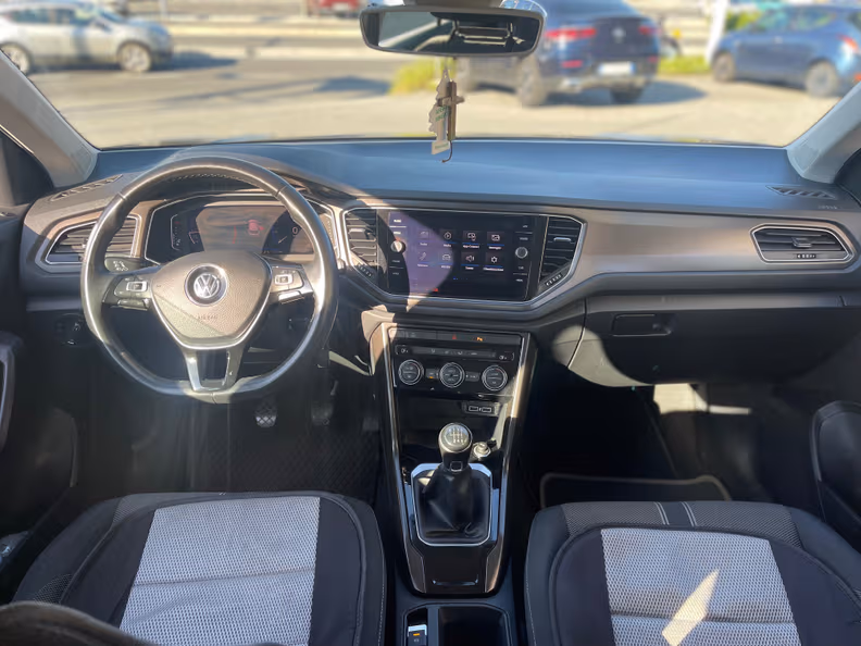 VW T-ROC - 12