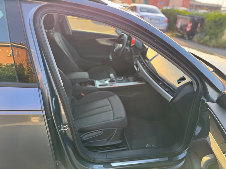 Audi A4 - 24