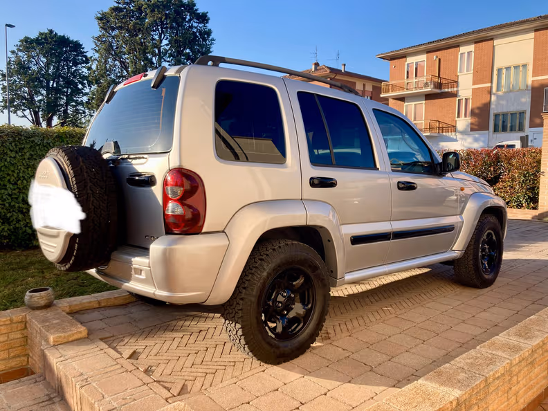 Jeep Cherokee - 3