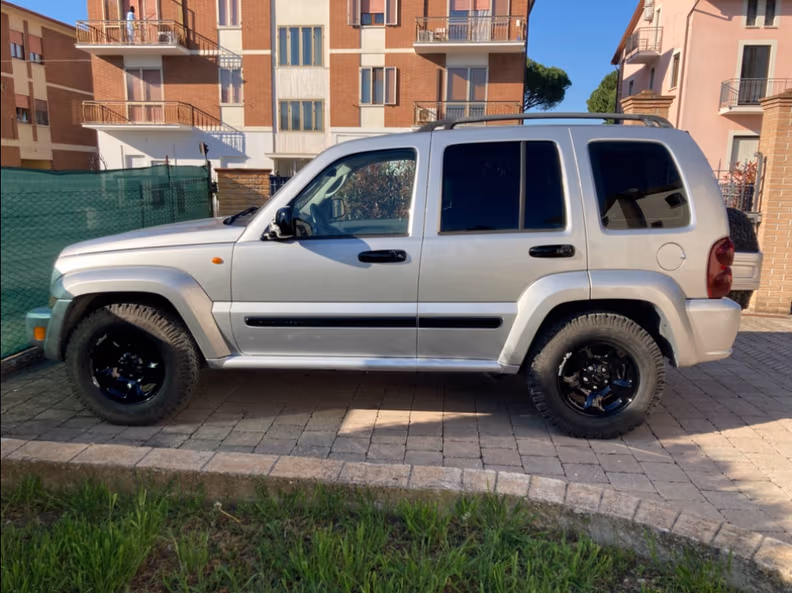 Jeep Cherokee - 5