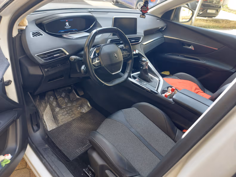 Peugeot 3008 - 11