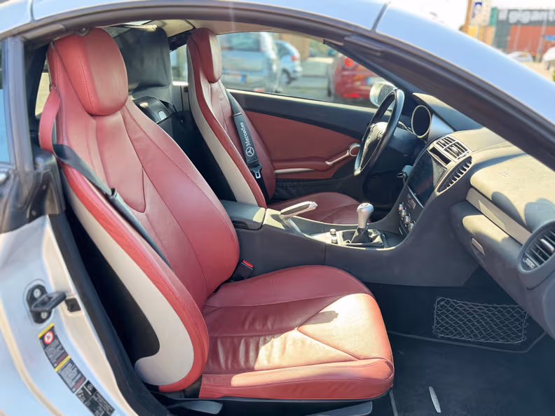 Mercedes-Benz SLK-Class - 22