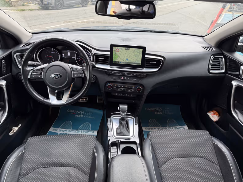 Kia Ceed - 11