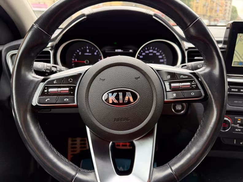Kia Ceed - 13