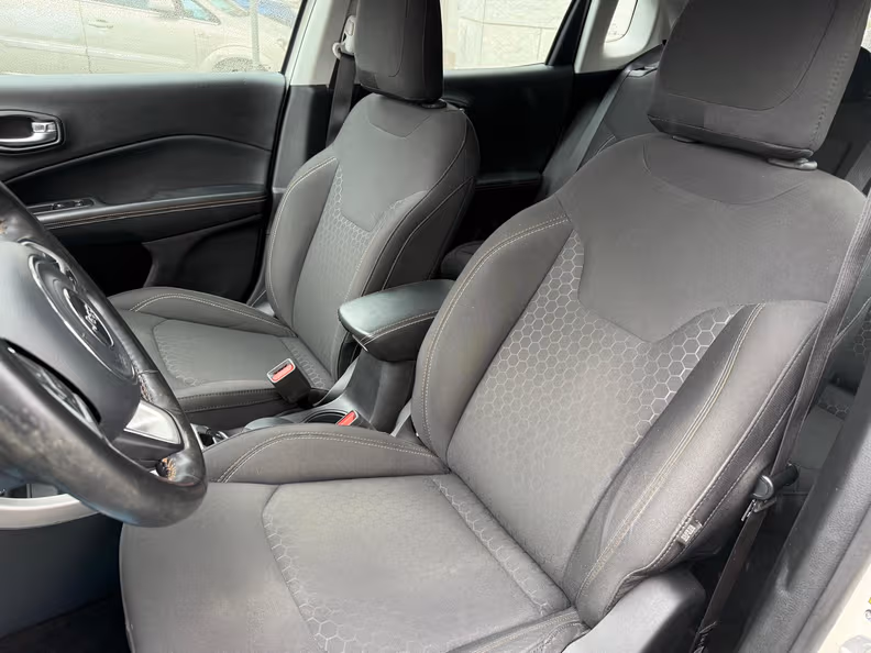 Jeep Compass - 25