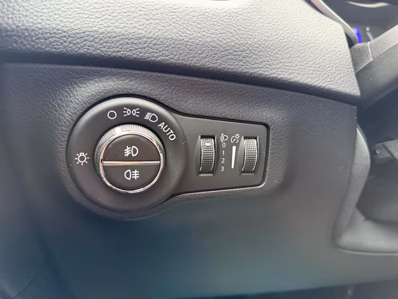 Jeep Compass - 31