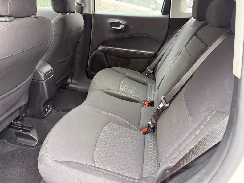 Jeep Compass - 12