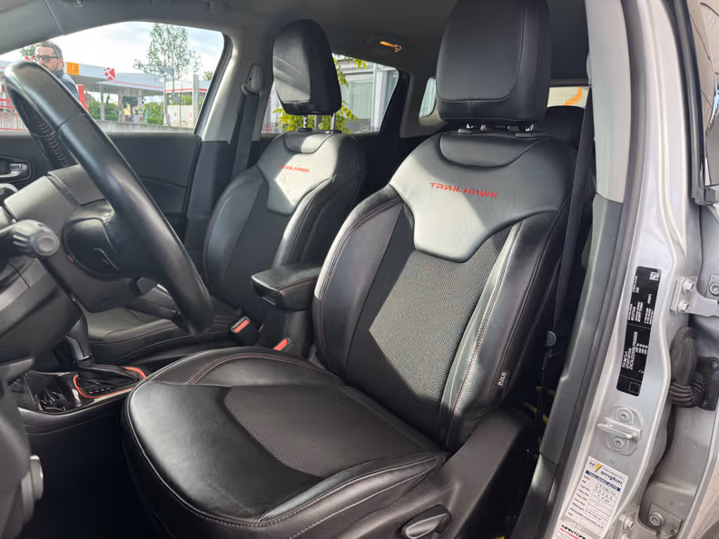 Jeep Compass - 10