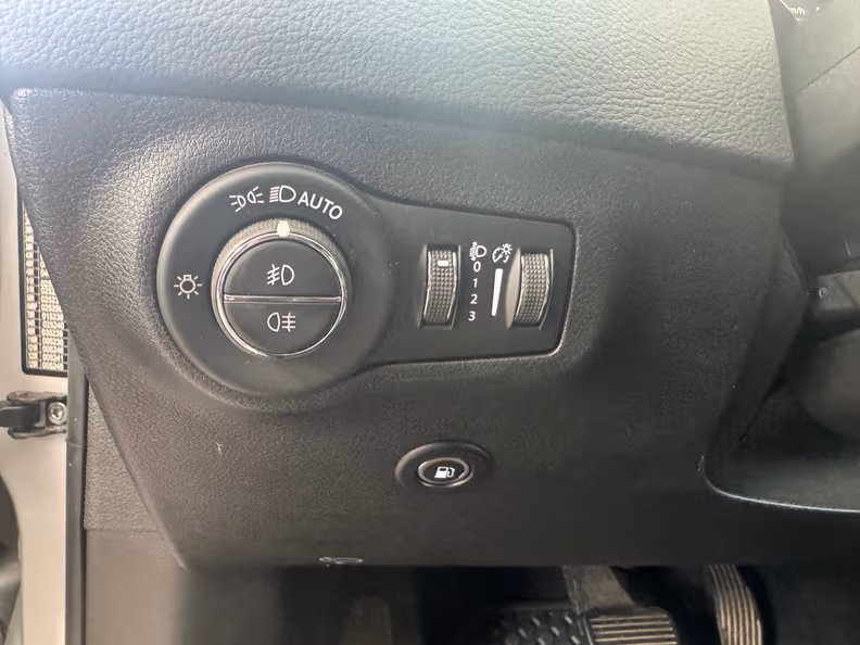 Jeep Compass - 23