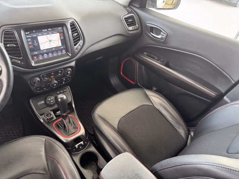 Jeep Compass - 27