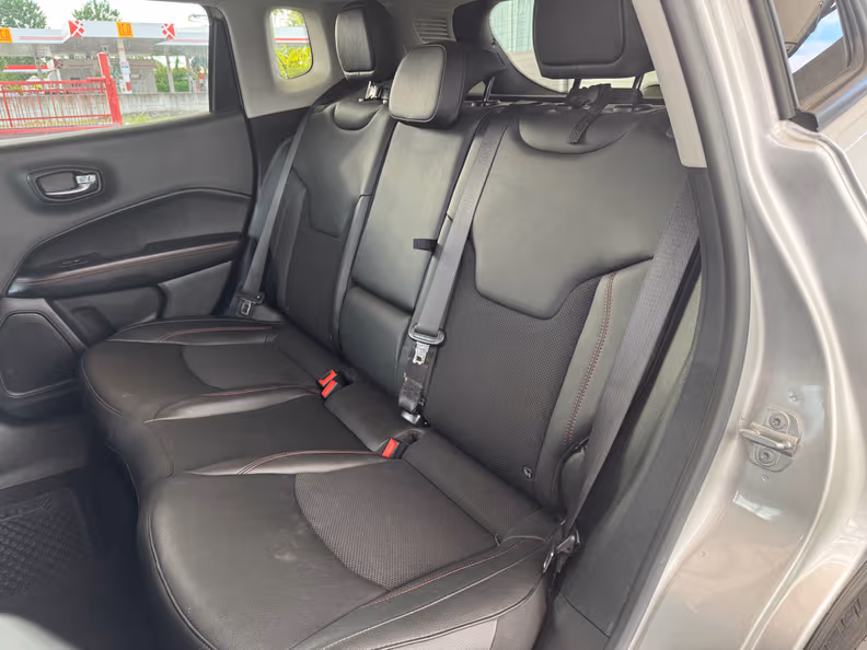 Jeep Compass - 12