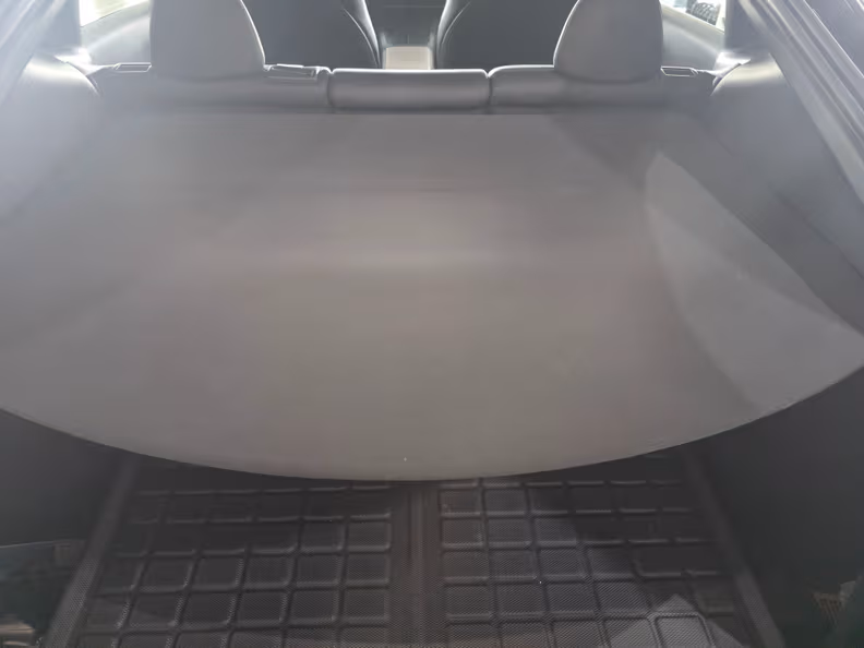 Tesla Model Y - 12
