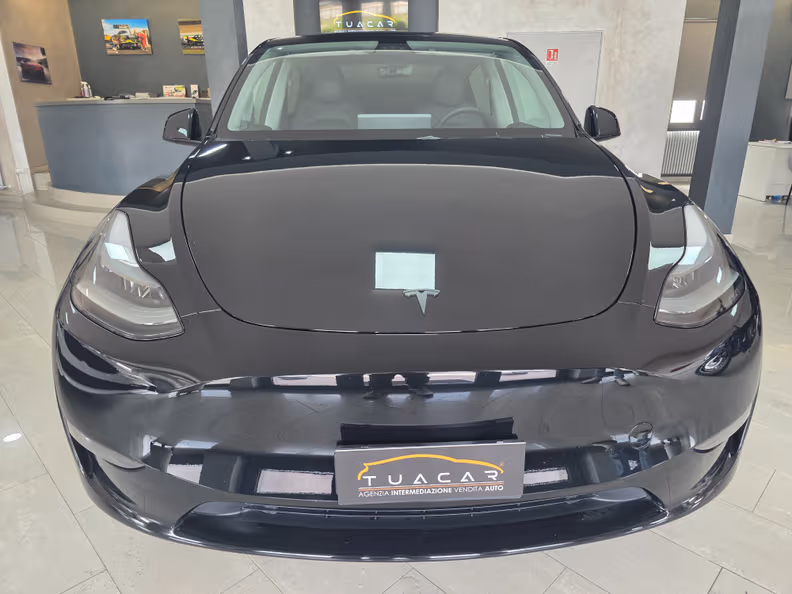 Tesla Model Y - 4