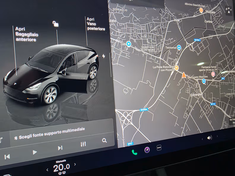 Tesla Model Y - 7