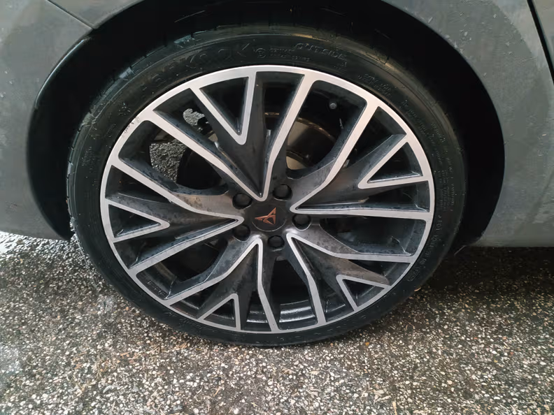 Cupra León - 10