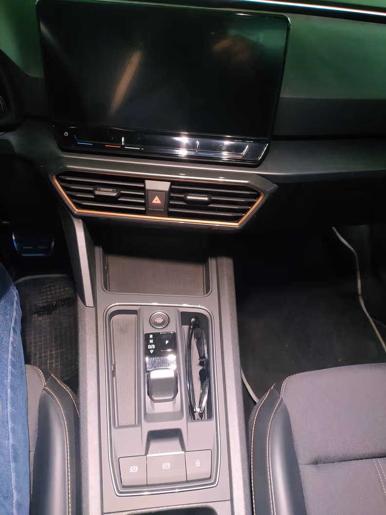 Cupra León - 33