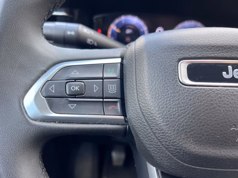Jeep Compass - 32