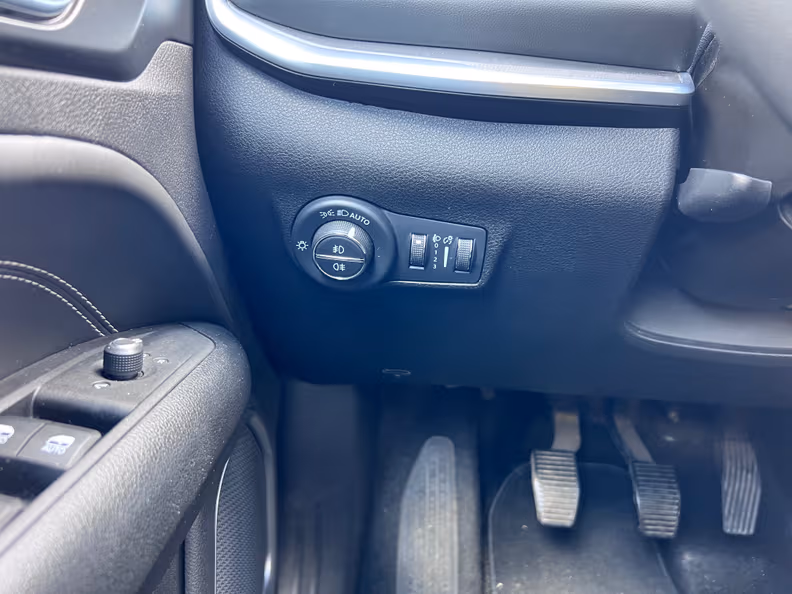 Jeep Compass - 36