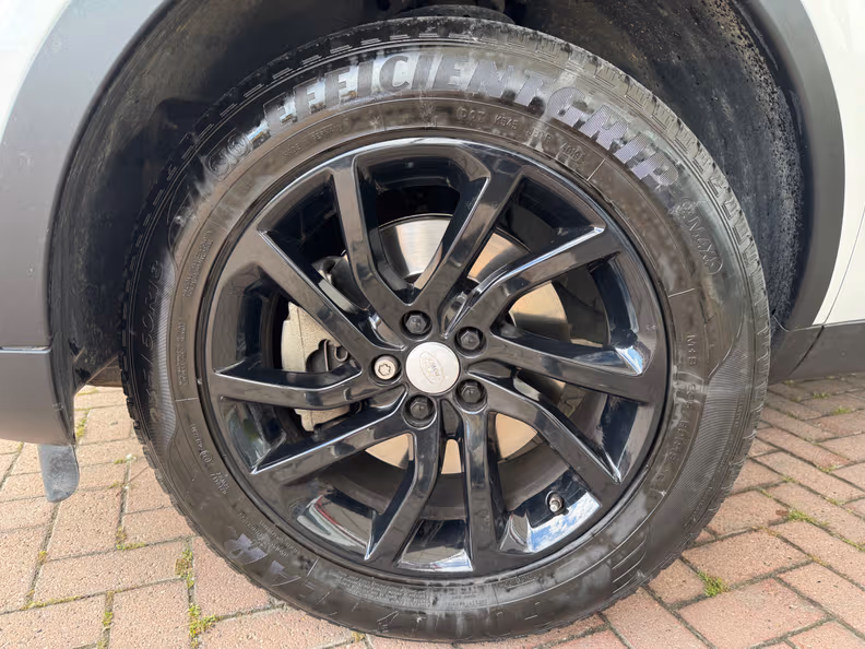 Land Rover Discovery Sport - 17