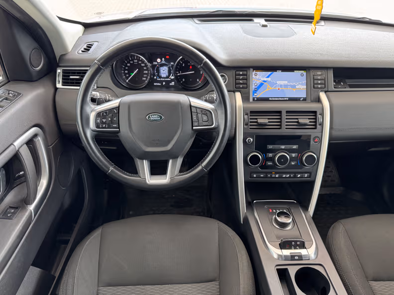 Land Rover Discovery Sport - 8